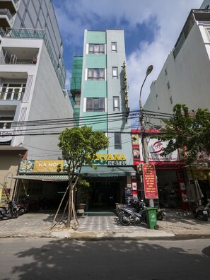 Fachada de la propiedad