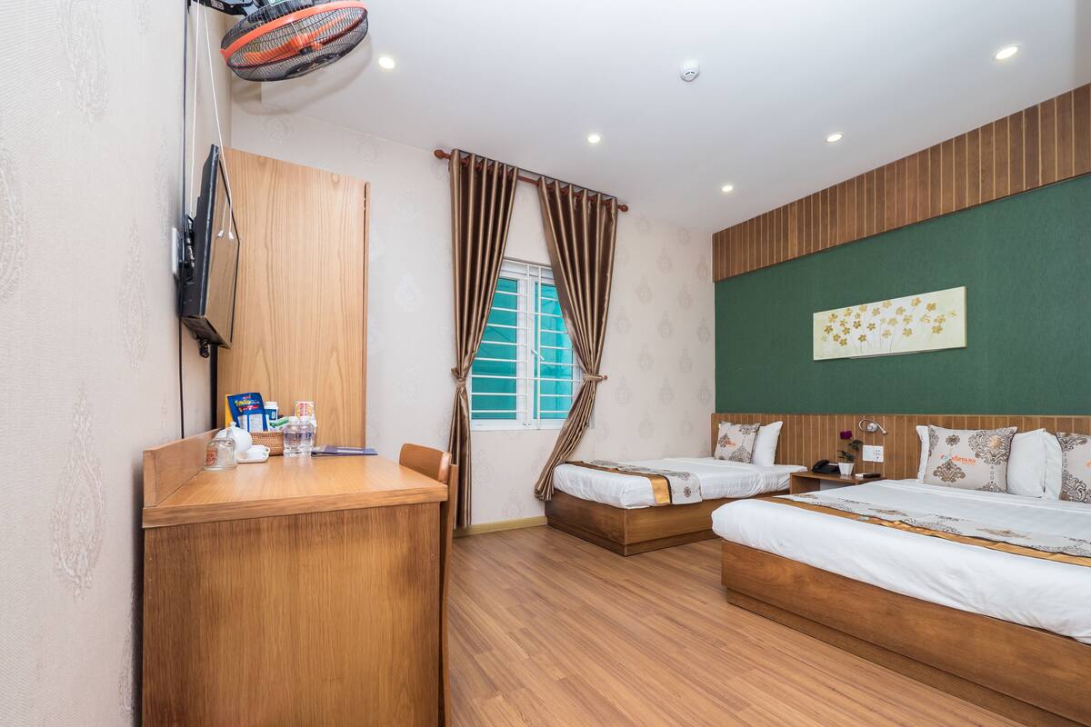 Premium bedding, minibar, desk, blackout curtains