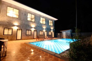 Udendørs pool
