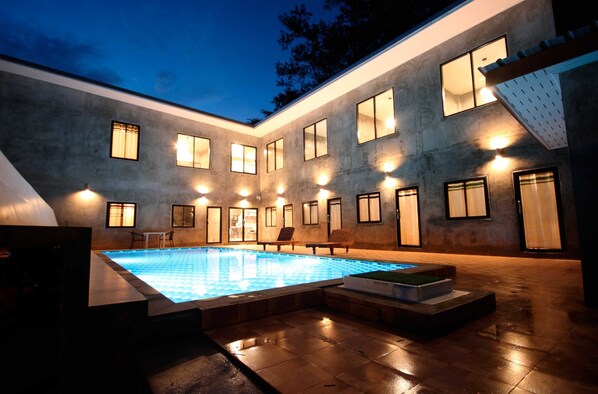 Outdoor pool - Aonang Lodge (Krabi)