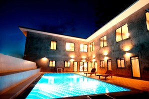Udendørs pool