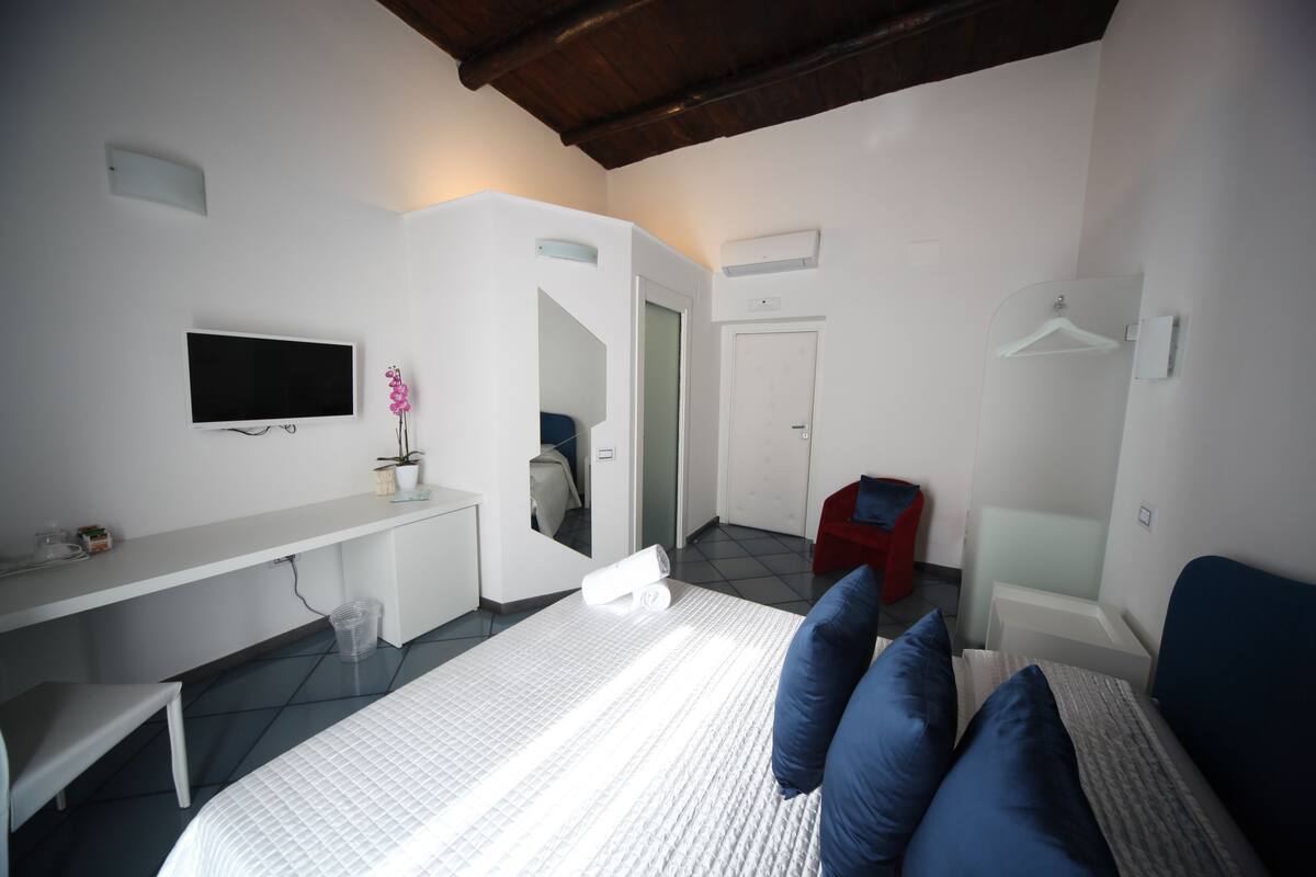 Ropa de cama de alta calidad y minibar