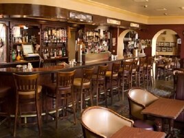 Bar (en la propiedad)