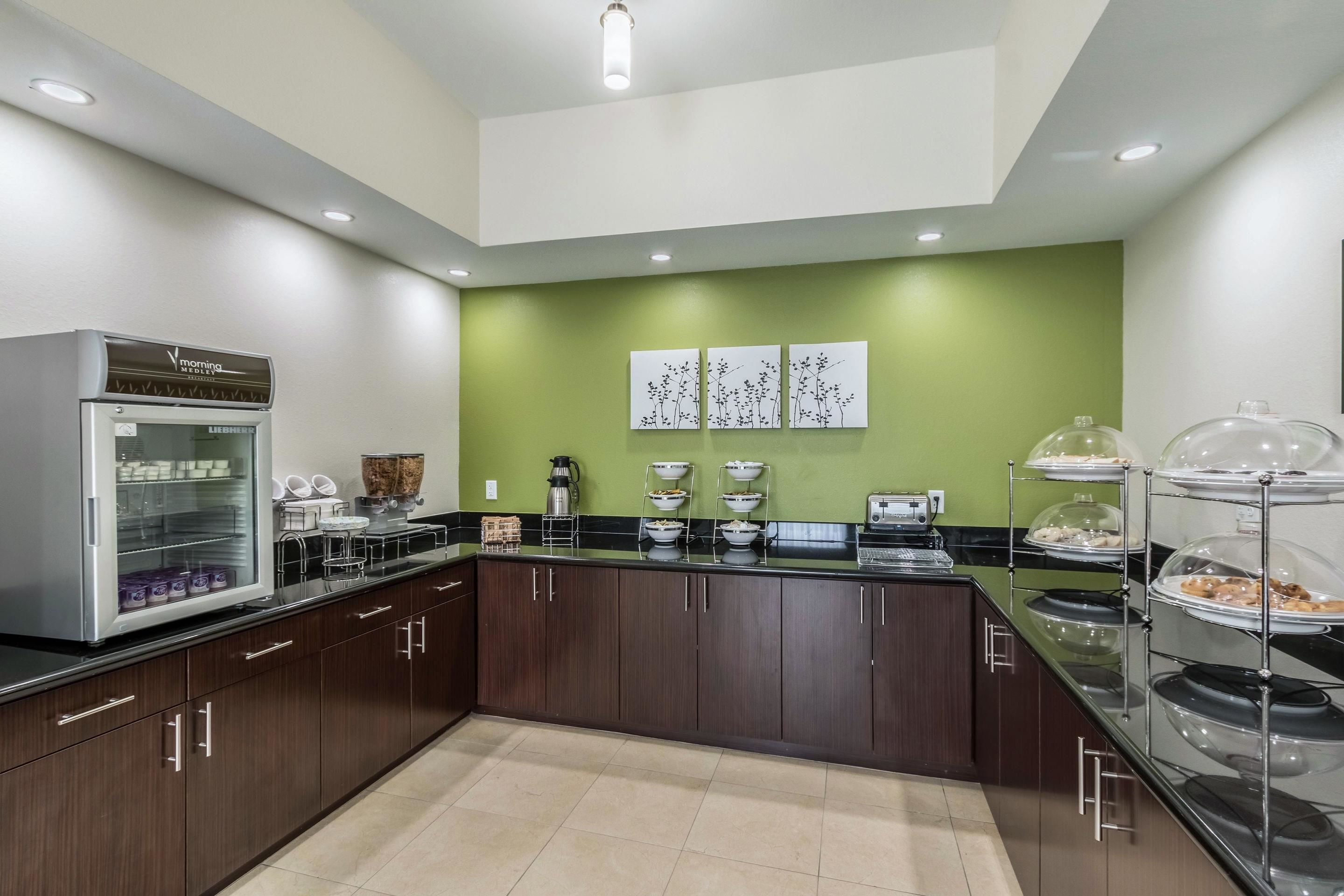 Free daily buffet breakfast 