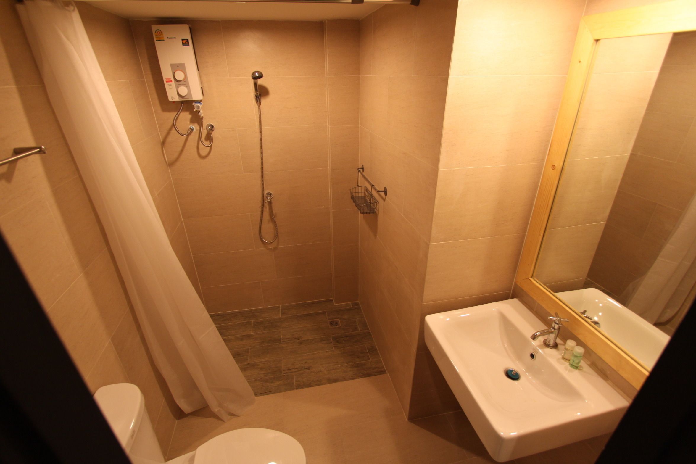 shower, free toiletries, towels