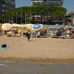 Private beach, sun-loungers, beach umbrellas