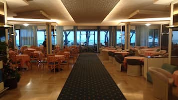 Frühstück und Abendessen, italienische Küche