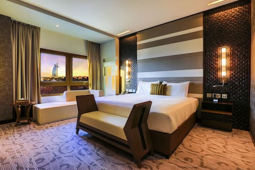 Deluxe Suite - Complimentary Shuttle Bus to Beach & Mall of the Emirates | View from room
