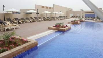 Outdoor pool, pool loungers