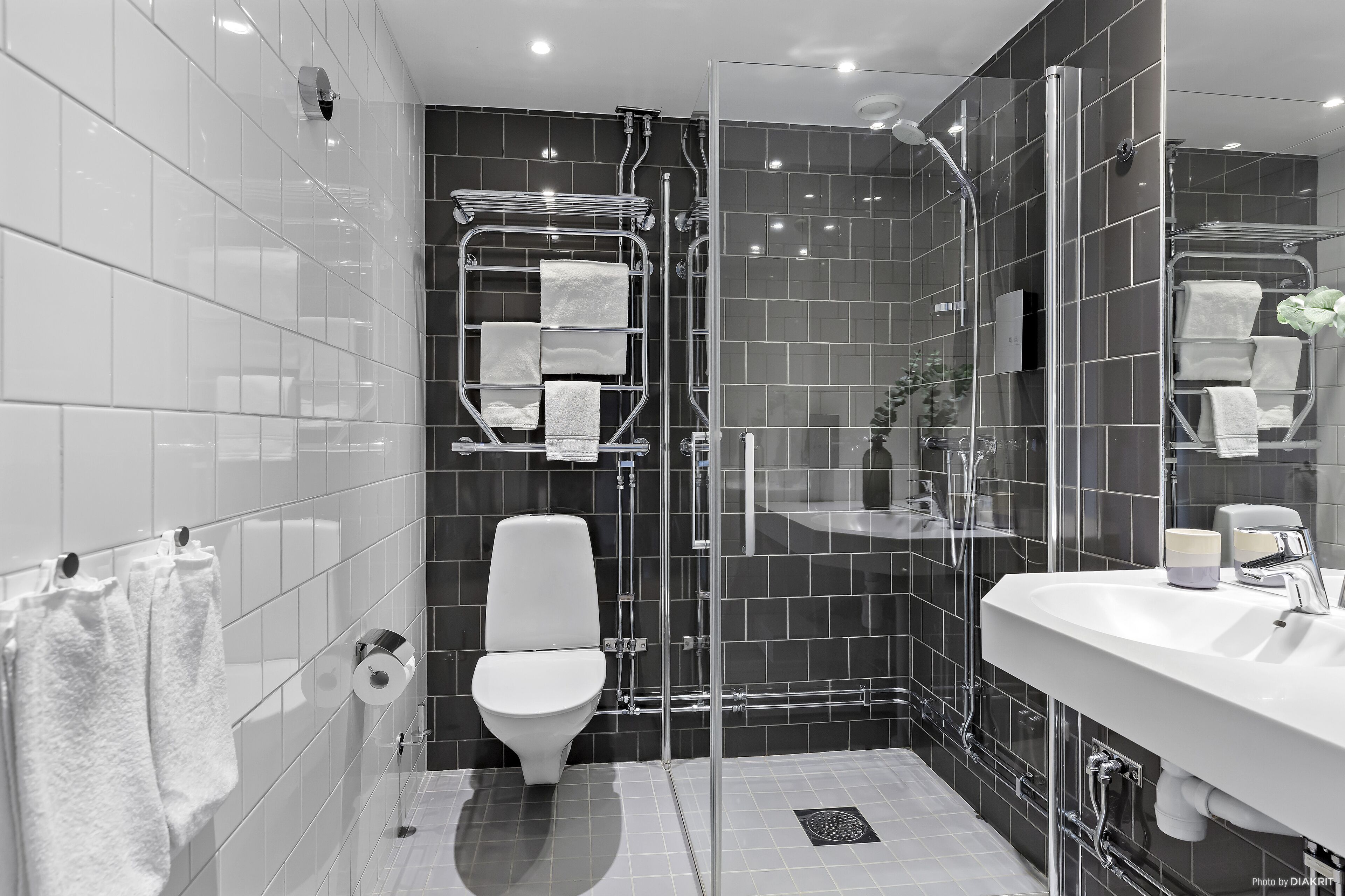 single studio | bathroom | shower, eco-friendly toiletries, hair dryer, heated floors