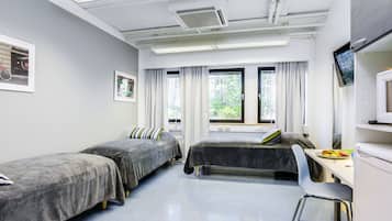 Bàn, bàn ủi/dụng cụ ủi quần áo, truy cập Internet không dây miễn phí