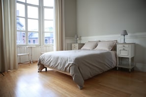 Premium bedding, individually decorated, individually furnished - Apart - Hotel Saint Georges (Mons)