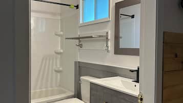 Familiekamer, 2 slaapkamers, kitchenette | Een bureau, gratis wifi, beddengoed