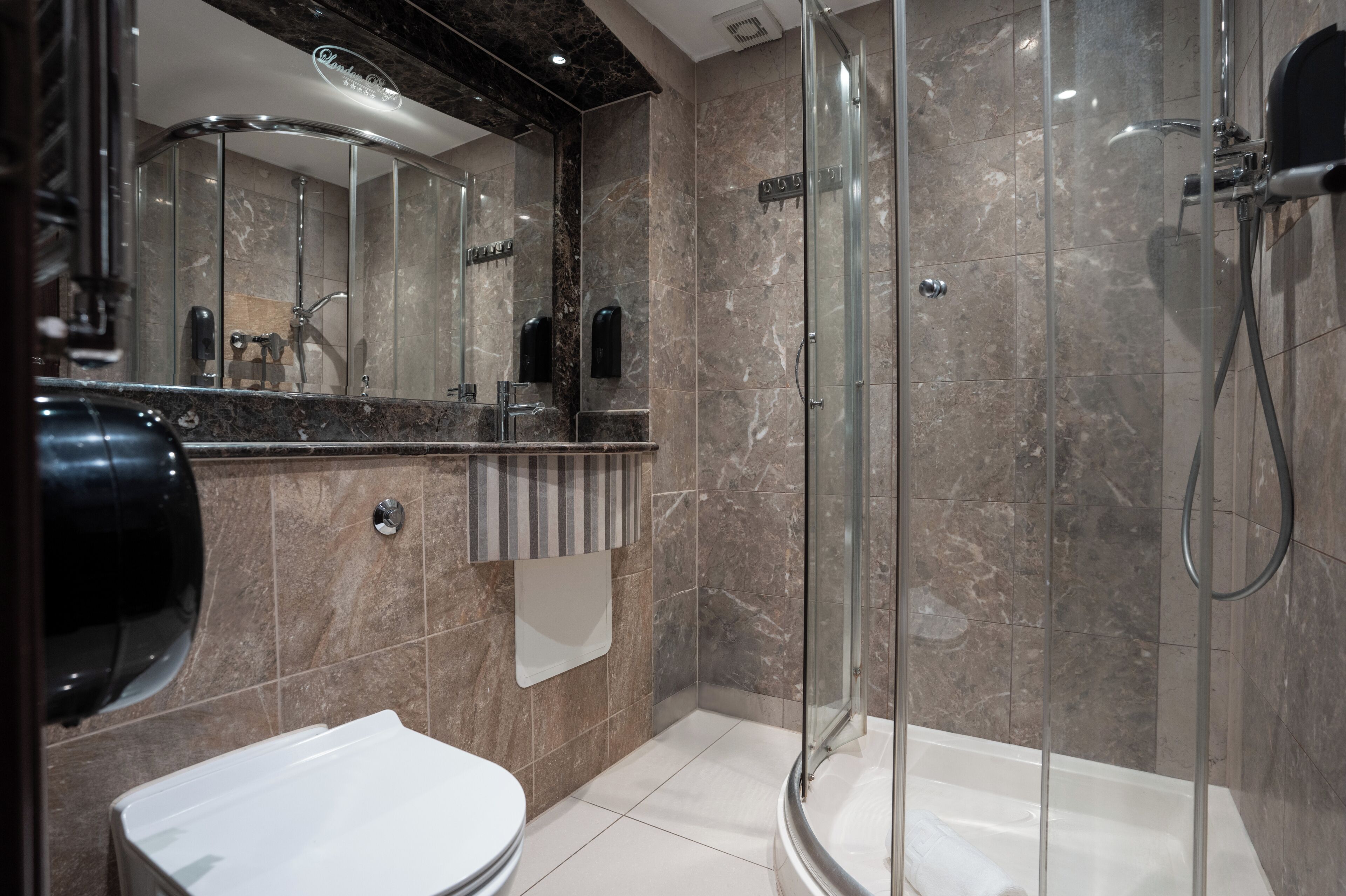 Superior Family Studio - Balcony | Bathroom