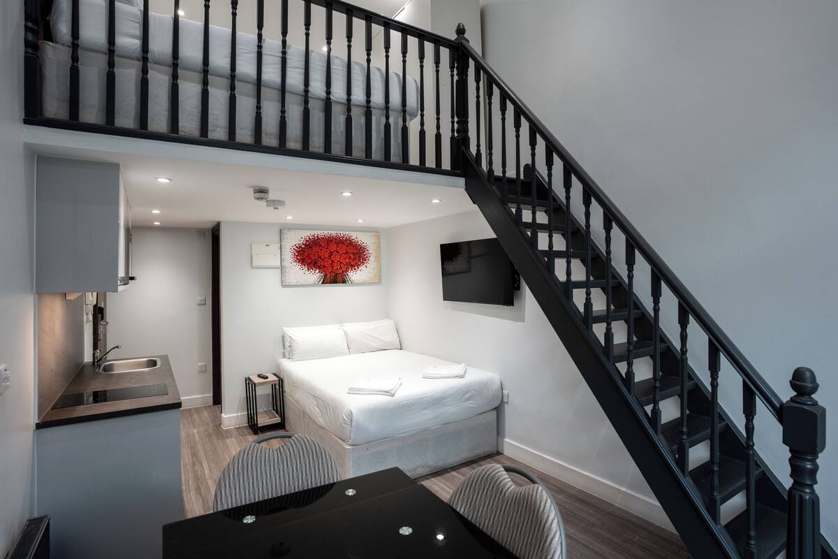 Superior Family Studio - Balcony | Iron/ironing board, cribs (free), bed sheets