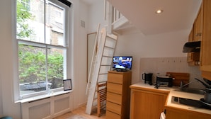 Unclassified image, 4 of 27, button - City Gate Kensington (London)