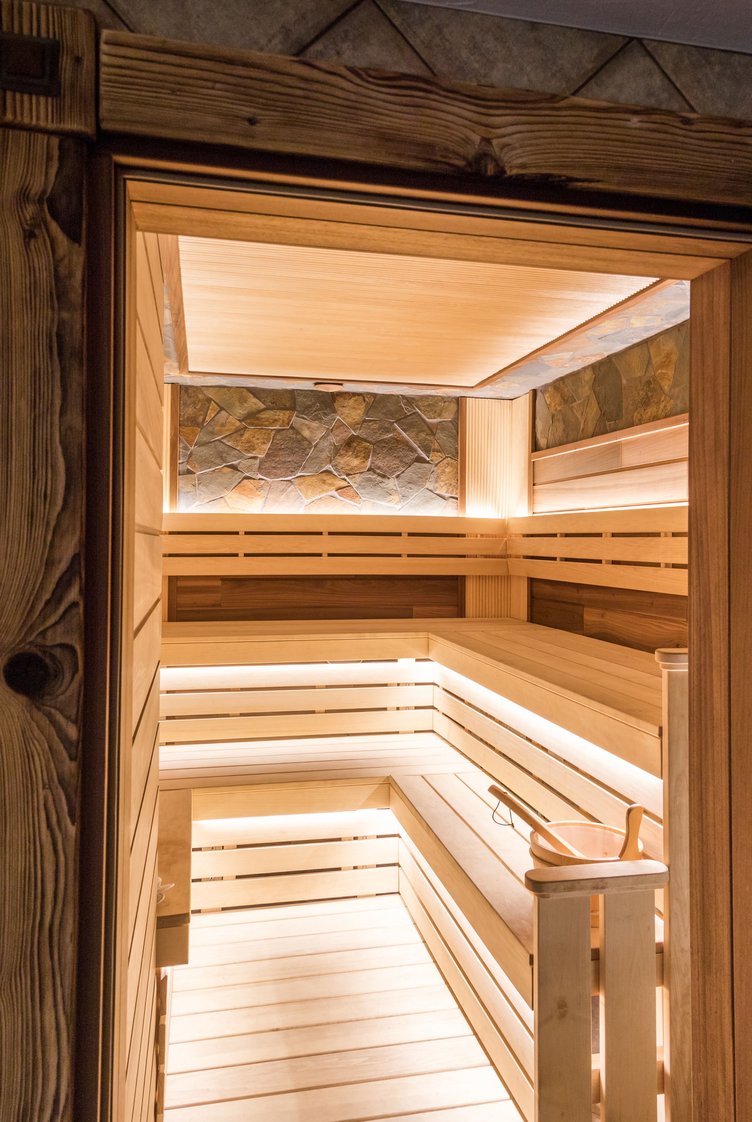 sauna, turkish bath/hammam, body treatments, body wraps, body scrubs