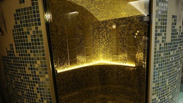 Sauna, pemandian Turki/hammam, perawatan tubuh, dan body wrap