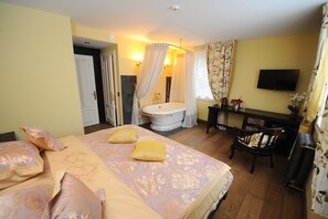 Mini-Suite, Lake View | Premium bedding, desk, iron/ironing board, rollaway beds - Argo Trakai (Trakai)