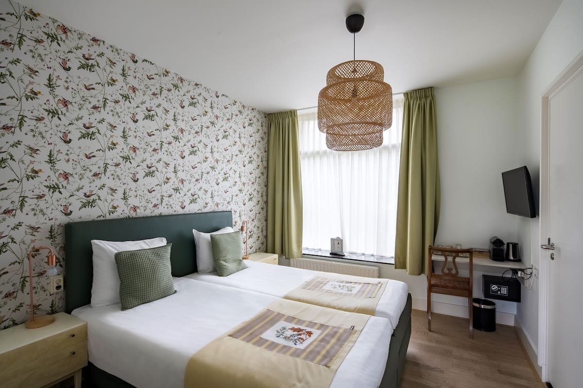 Comfort kamer | Een kluis op de kamer, individueel gedecoreerd, individueel gemeubileerd