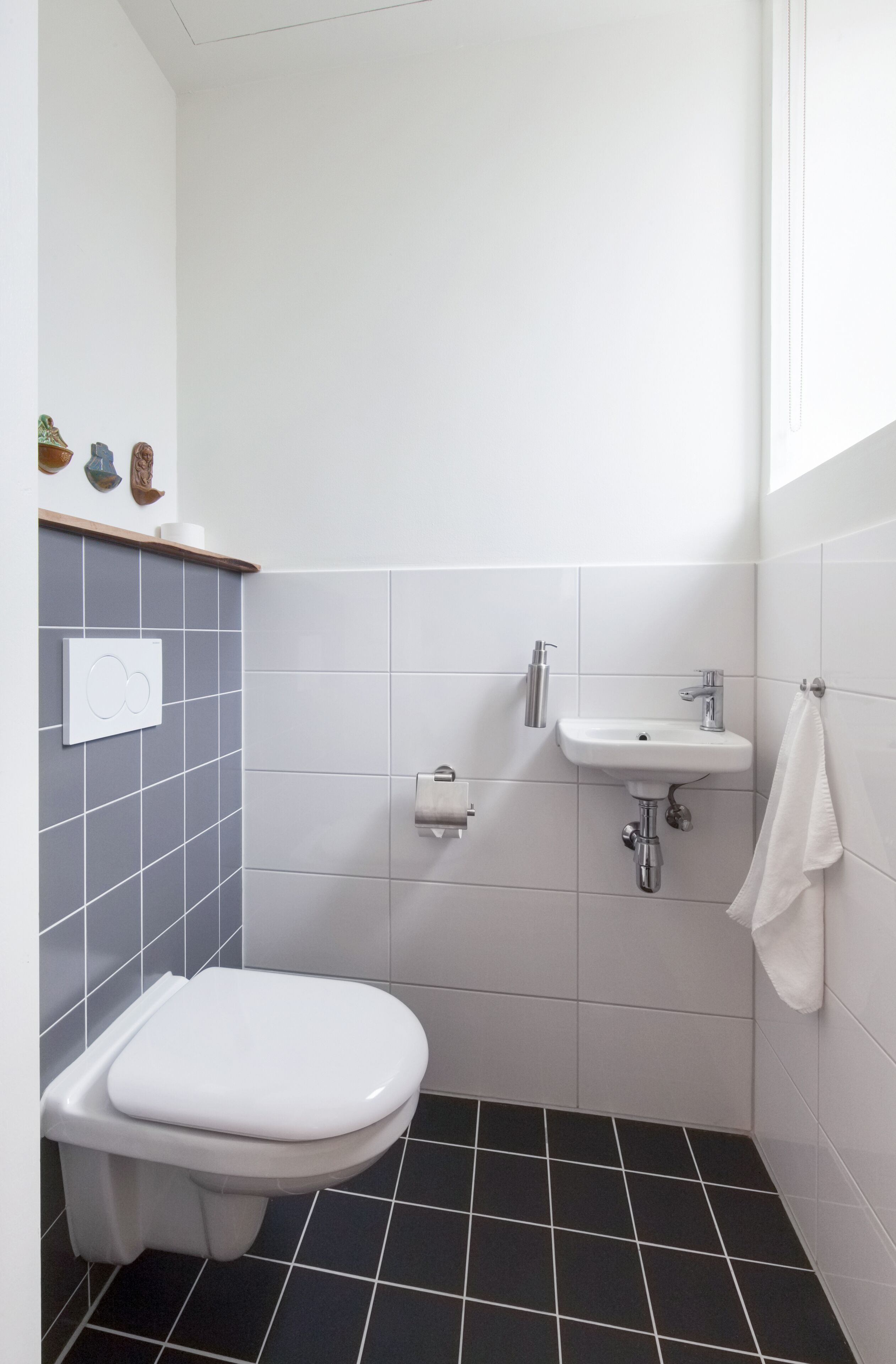 comfort room | bathroom | free toiletries, hair dryer, towels