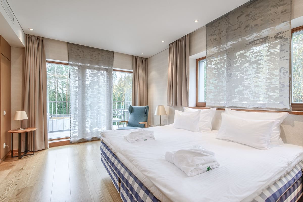 superior deluxe room (with spa access) | 1 bedroom, premium bedding, minibar, in-room safe