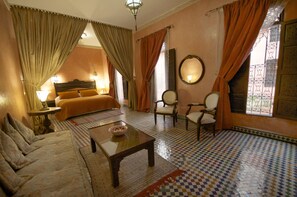 Luxury Suite | Premium bedding, in-room safe, blackout drapes, soundproofing - Dar Anebar (Fes)