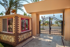 Property entrance - Sarıtaş Hotel - All Inclusive (Alanya)