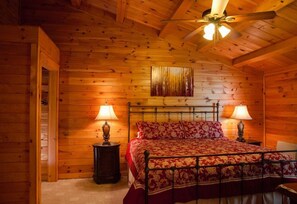 Habitación, 1 cama King size | Tabla de planchar con plancha 