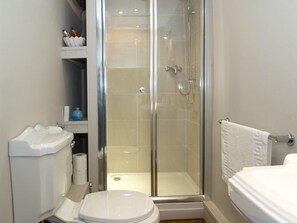 Tomannsrom – deluxe, eget bad, hageutsikt (The Fernie) | Bad