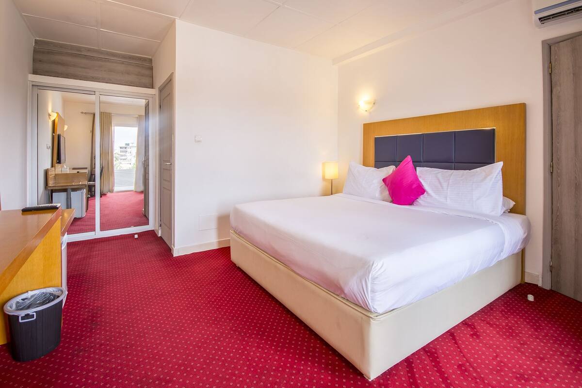 Leon Hôtel Reviews, Deals & Photos 2023 - Expedia