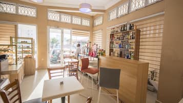 Snack bar