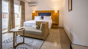 Premium bedding, minibar, in-room safe, desk - Leon Hôtel (Kinshasa)