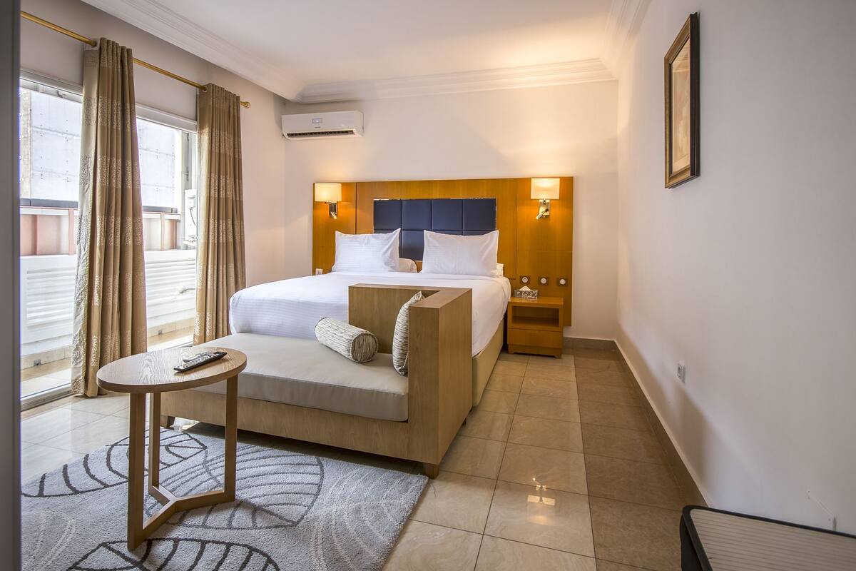 Premium bedding, minibar, in-room safe, desk
