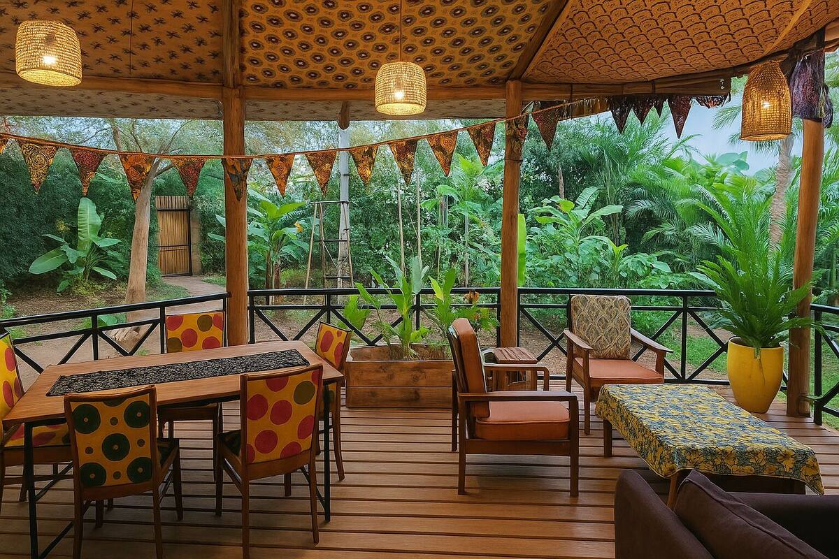 Family Villa | Living area | Flat-screen TV, pay movies