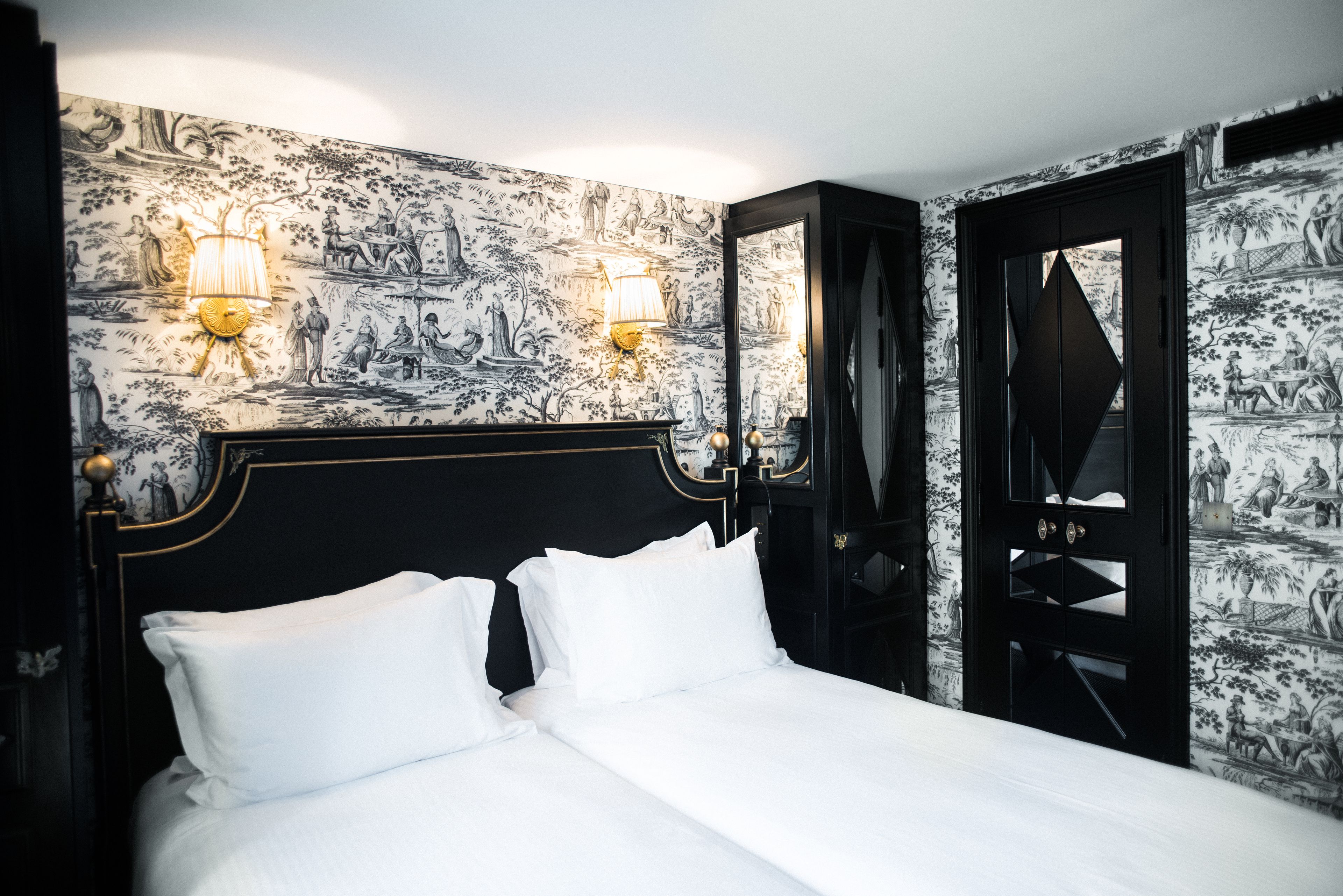 classic twin room | 1 bedroom, premium bedding, pillow-top beds, minibar