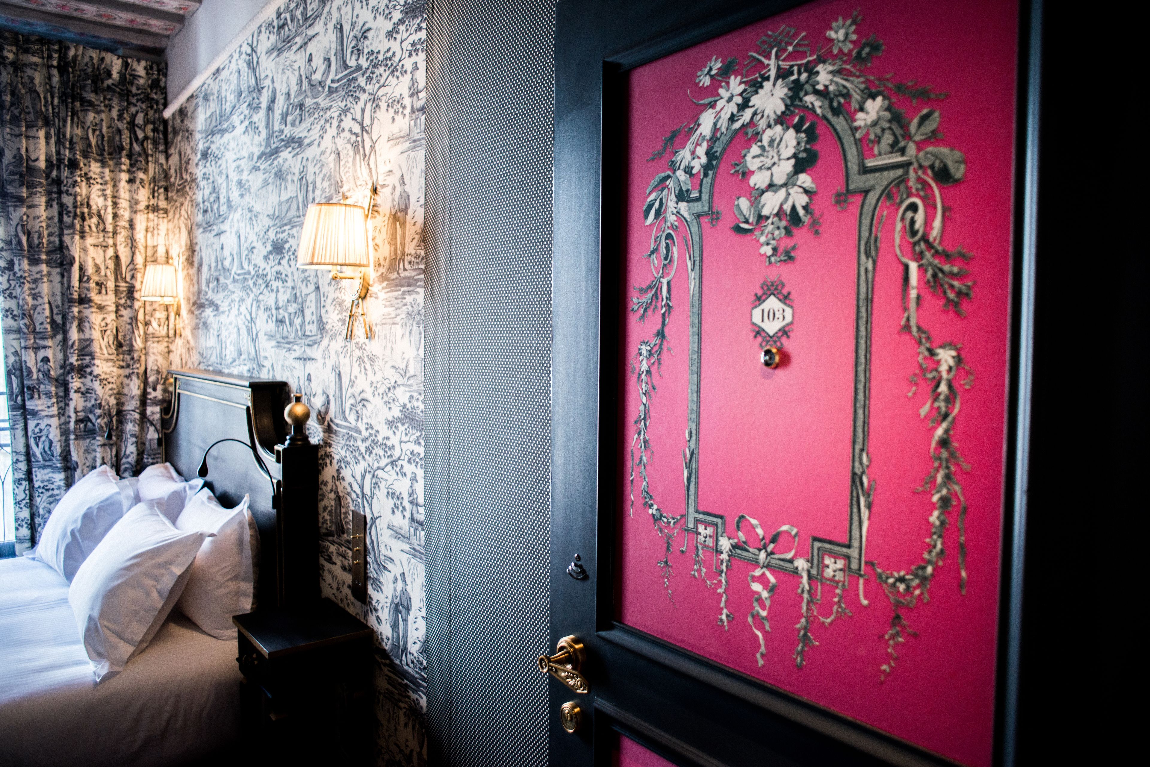 classic double room | 1 bedroom, premium bedding, pillow-top beds, minibar