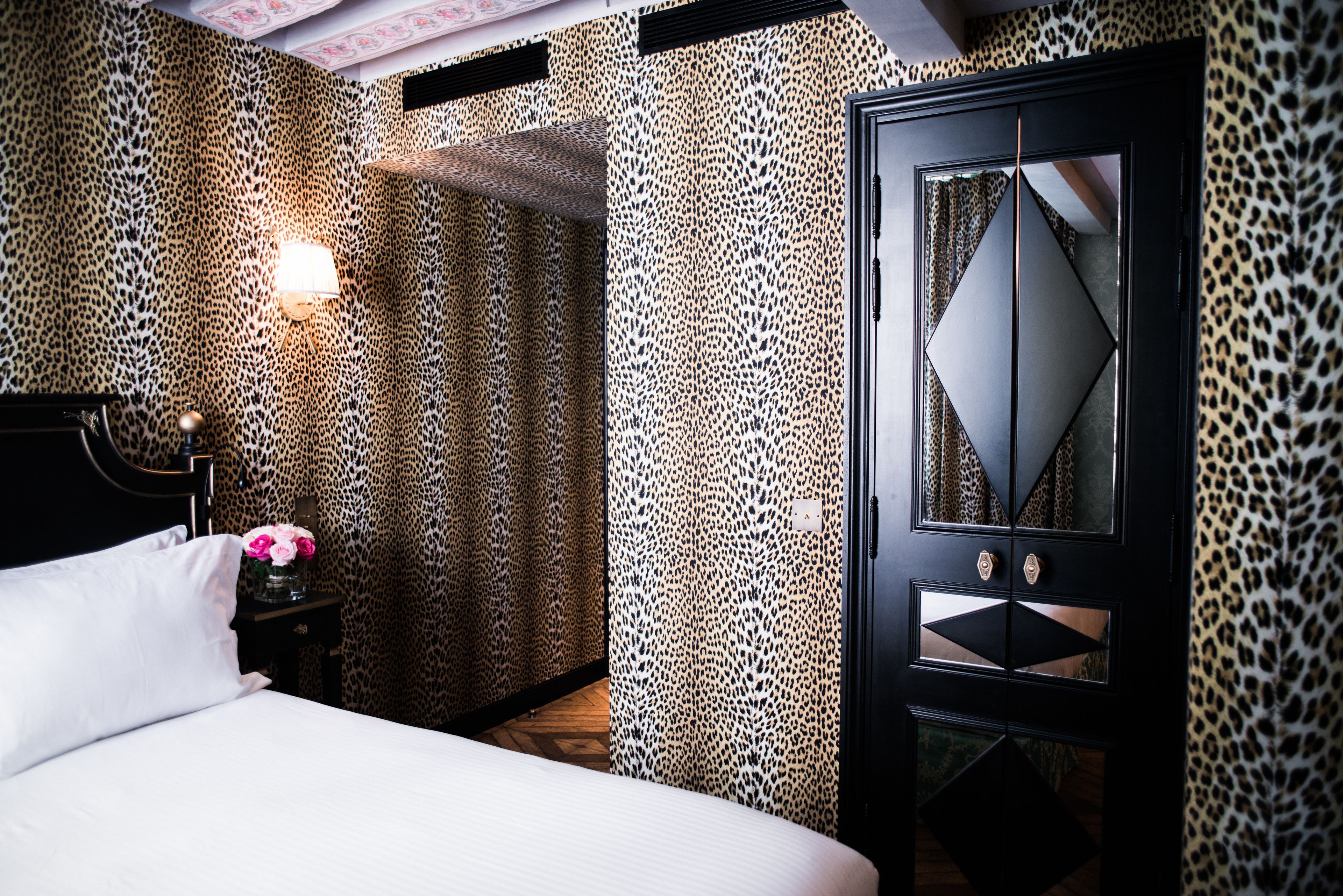 classic double room | 1 bedroom, premium bedding, pillow-top beds, minibar