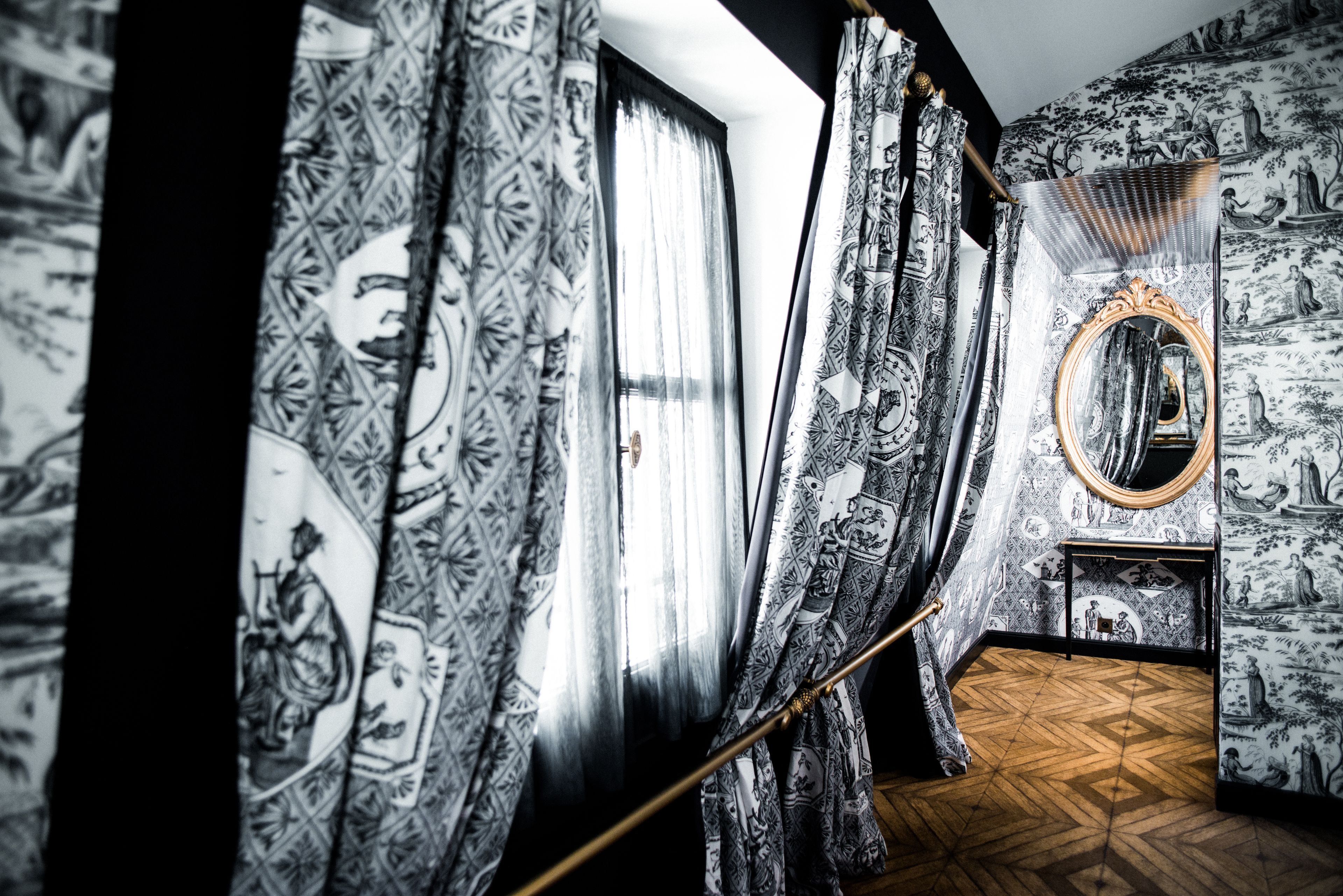 junior suite | 1 bedroom, premium bedding, pillow-top beds, minibar