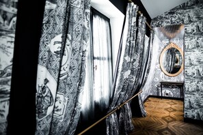 Literie de qualité supérieure, surmatelas, minibar