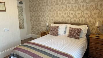 Dobbeltrom – standard | Individuelt dekorert, individuelt innredet og sengetøy