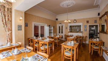 Free daily cooked-to-order breakfast