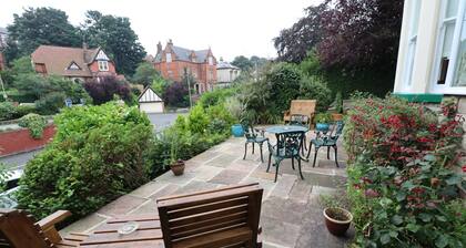 Raincliffe Hotel