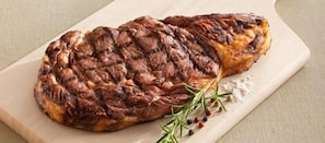 Daily continental breakfast (EUR 7.50 per person)