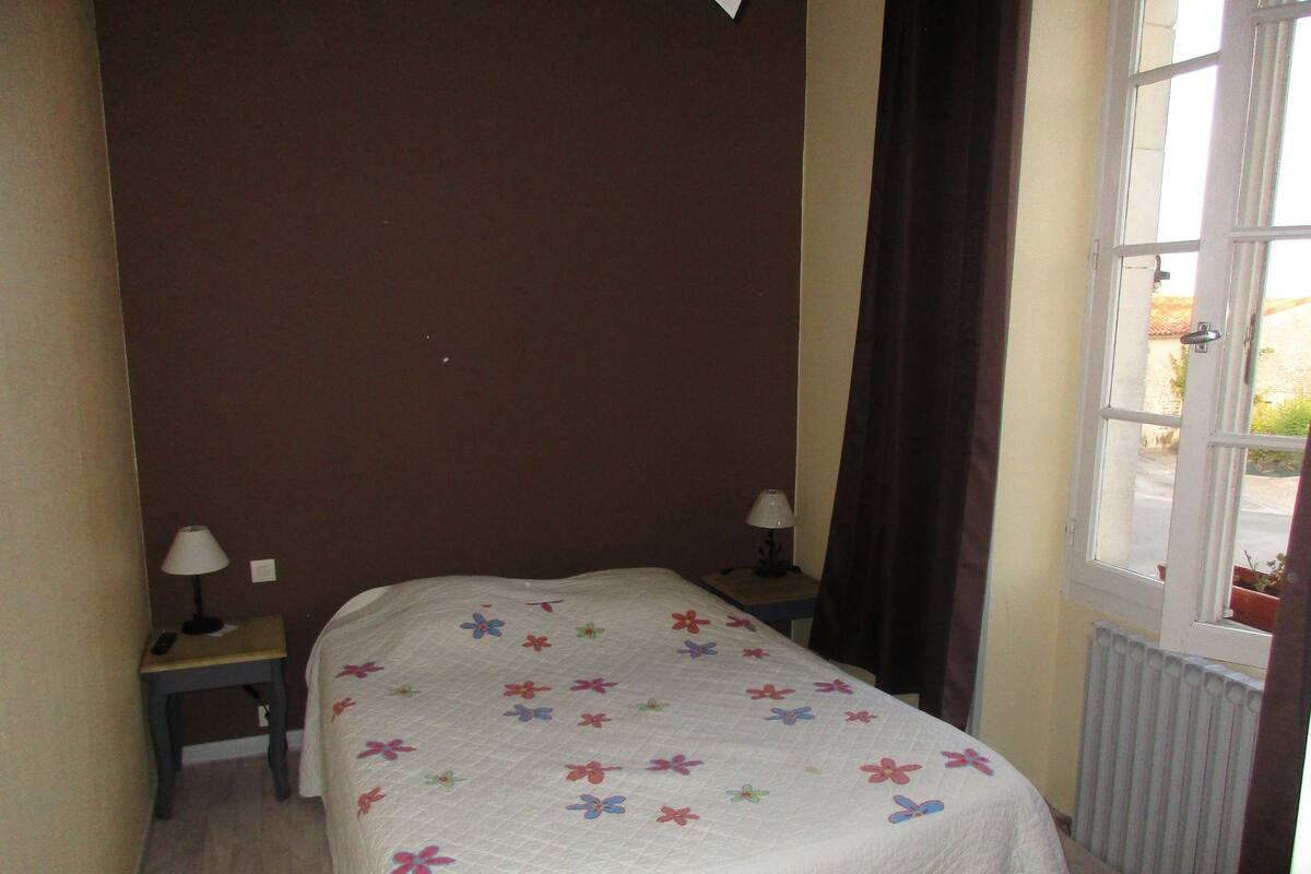 Iron/ironing board, free WiFi