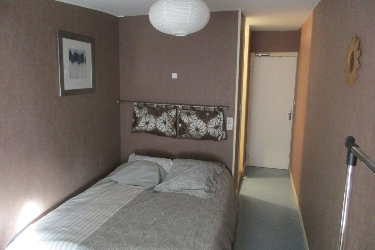 Iron/ironing board, free WiFi