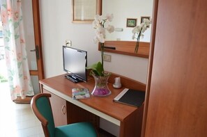 In-room safe, free WiFi - Hotel Berna (Eraclea)