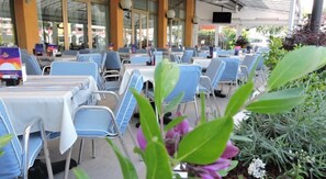 Desayuno buffet incluido todos los días