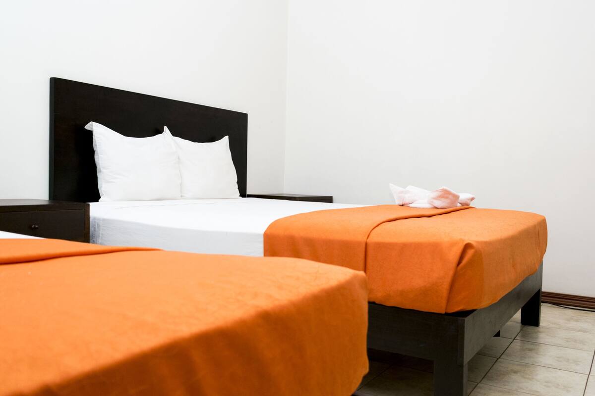 Standaard vierpersoonskamer | Gratis wifi, beddengoed