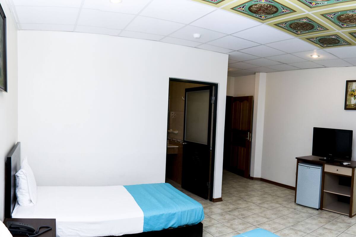 Junior driepersoonskamer | Gratis wifi, beddengoed